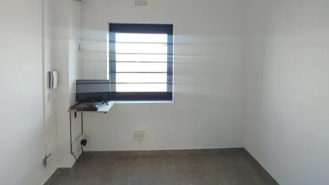 Industrial-Warehouse-To-Let-in-Wynberg (7)